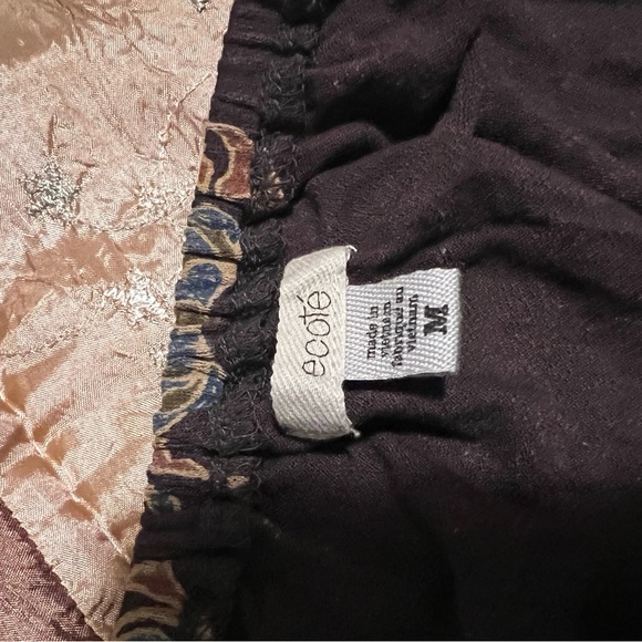 Ecoté Floral Off-Shoulder Blouse
Anthropologie - Picture 3 of 3